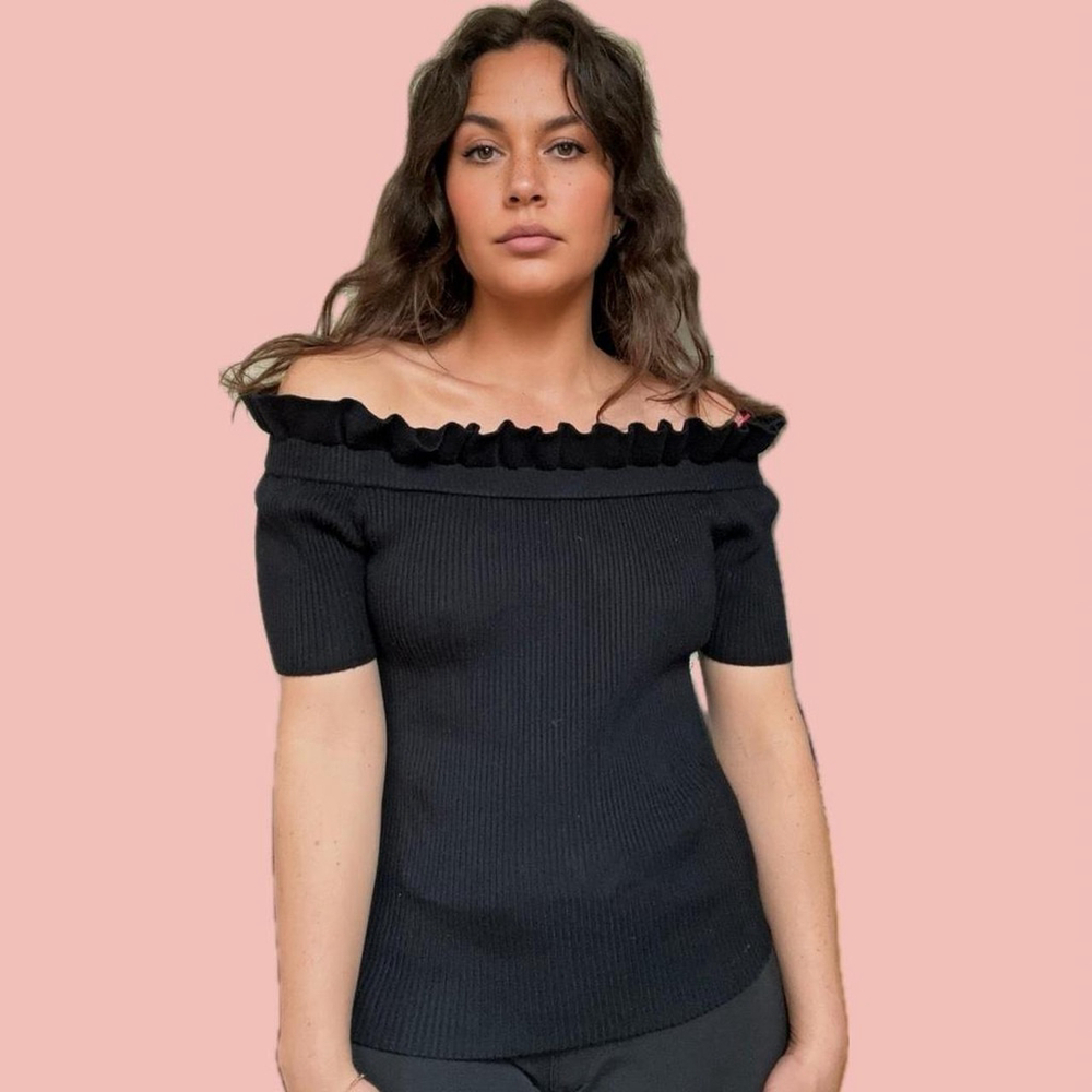 Ribbed Off-Shoulder Sweater Tee – Ruffle Neckline, Size L je